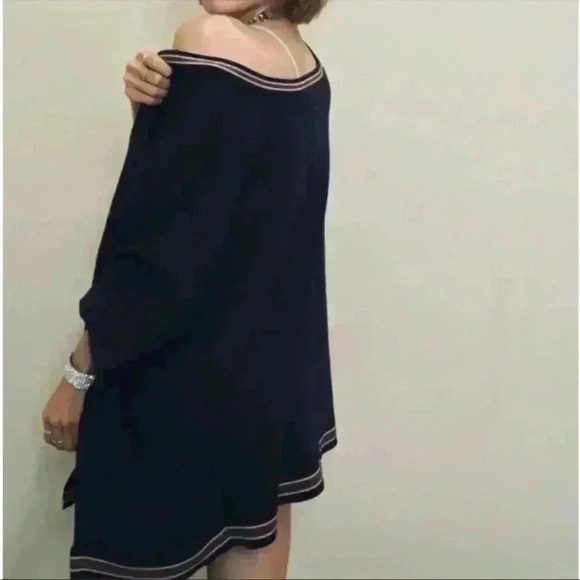 House of Harlow 1960 Oversized Poncho - Picture 2 of 7